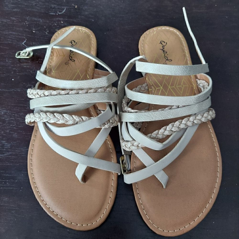 Cupid flat sandals NWOT size 6